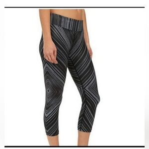 Prana Roxanne Cropped Leggings Athletic Athleisure Striped Black Grey  large